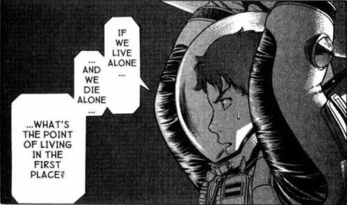 Ai Tanabe, del manga Planetes, con su traje espacial, razonando sobre la vida.